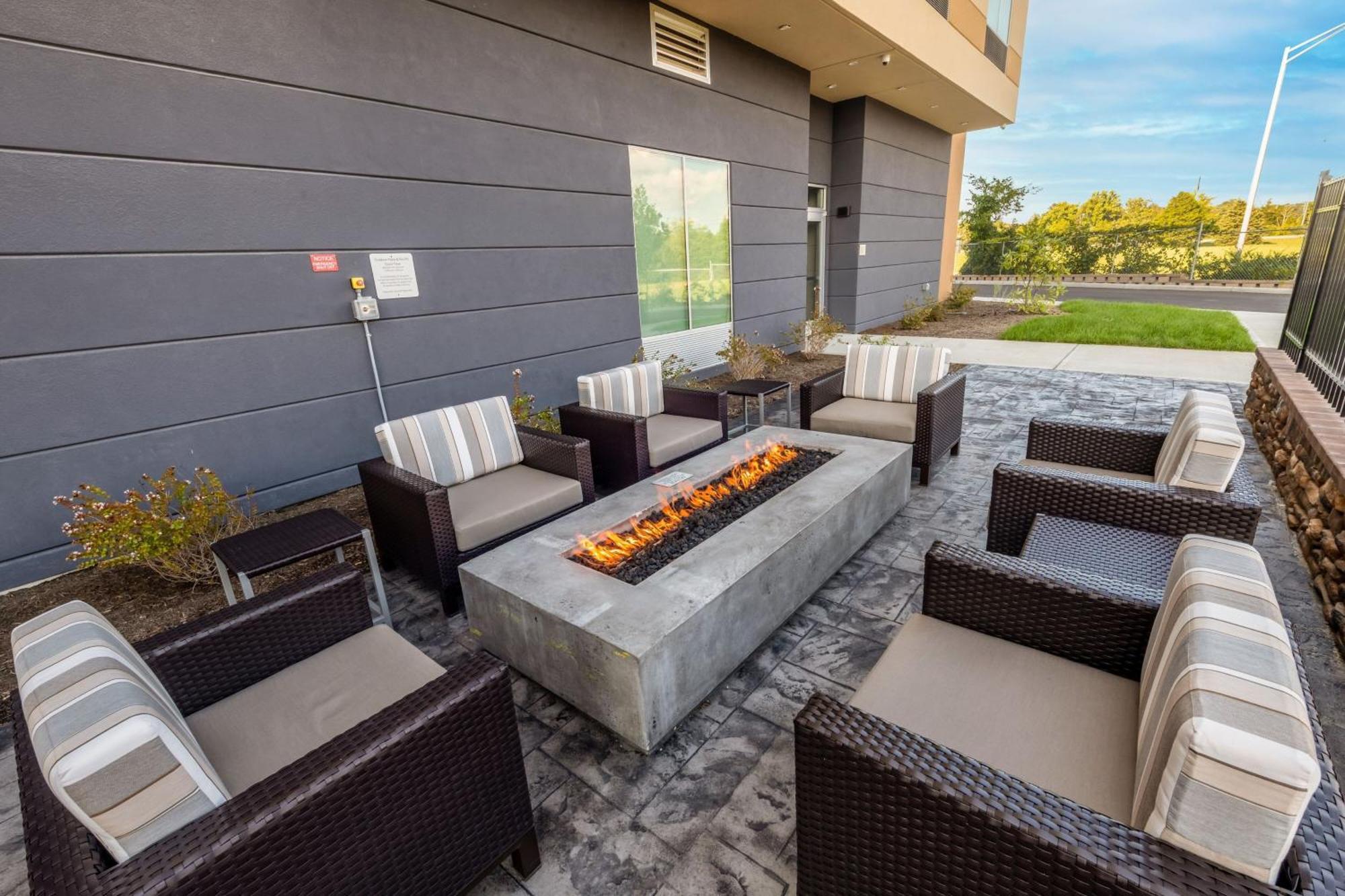 Fairfield By Marriott Inn & Suites Knoxville Clinton Exterior photo